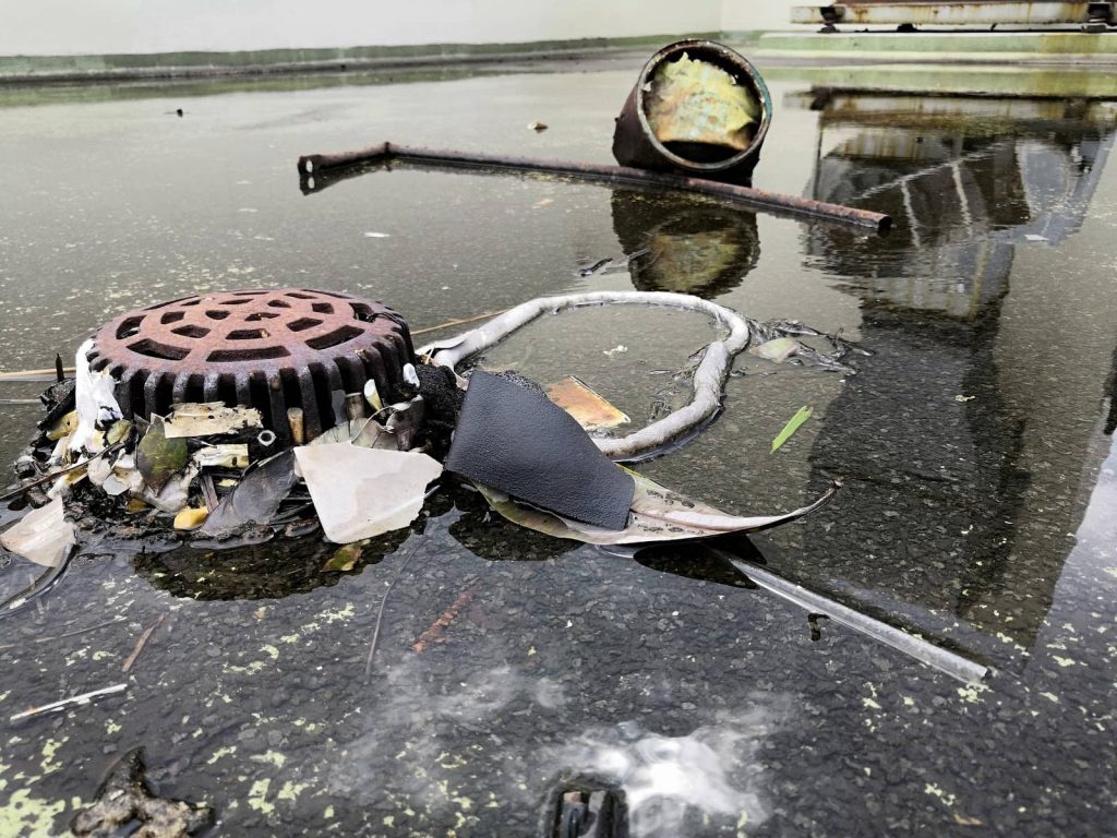 drain obtrué toit plat