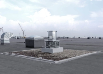 Un toit industriel en membrane EPDM